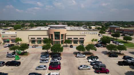 Aerial-footage-of-the-LA-Fitness-in-Highland-Village-Texas