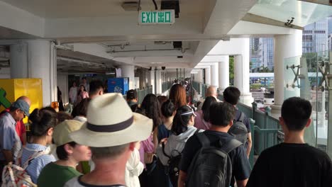 Passengers-are-waiting-to-go-on-board-the-star-ferry