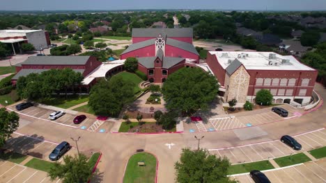 Aerial-footage-of-Trietsch-Memorial-United-Methodist-Church-in-Flower-Mound-Texas