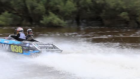 Mini-Jet-Boat-Competidores-Compitiendo-En-La-Carrera-De-Botes-Avon-Descent,-Perth,-Australia