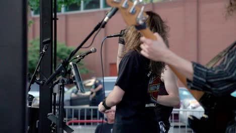 Hair-Metal-band-playing-live-outside-in-downtown-Nashville,-Tennessee