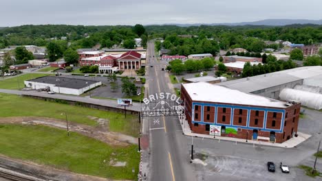 AERIAL-FAST-PULLOUT-BRISTOL,-TENNESSEE,-VIRGINIA