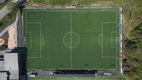 Top-Down-View-of-Footballers-Training-at-a-Pitch-in-Bergen,-Norway