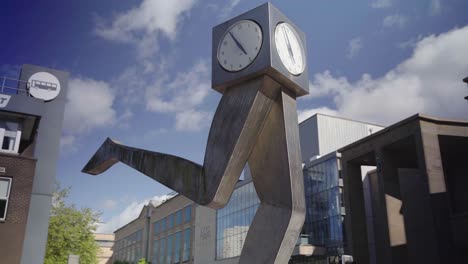 Rotating-round-the-clock-outside-Buchanan-Bus-Station-in-Glasgow-Scotland
