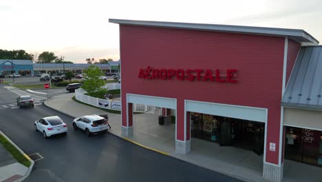 Aeropostale-Laden-In-Tanger-Outlets-In-Lancaster,-Pennsylvania