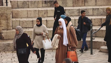 Muslim-women-walking-in-middle-eastern-city
