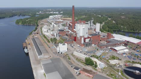 Stora-Enso-Sunila-Pulp-Mill-and-its-harbour-facilities