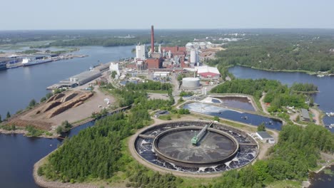 Stora-Enso-Sunila-Pulp-Mill-and-its-waste-water-treatment-facilities