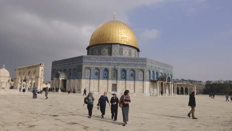 Steadicam-Walking-Shot-Of-Dome-Of-The-Rock-On-Temple-Mount-In-Jerusalem