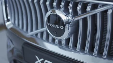 Odessa,-Ukraine---November-2021:-Neues-Luxusauto-Volvo-XC90-Im-Offiziellen-Autohaus