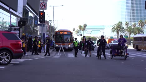 buses-on-la-streets-with-RIP-KOBE-message