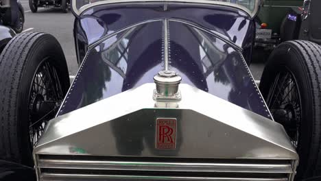 stunning-colours-and-finish-of-a-vintage-Rolls-Royce-car-at-The-Gordon-Bennett-Rally-Kildare-Ireland