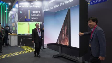 CEO-of-Viewsonic,-James-Chu,-presenting-the-foldable-LED-TV-in-Taiwan-Smart-City-Summit-and-Expo