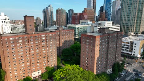 Tall,-old-brick-apartment-buildings-in-downtown-Brooklyn,-New-York