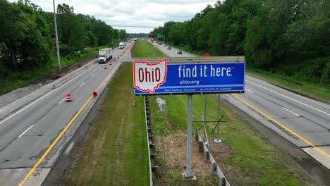 Straßenschild-„Willkommen-In-Ohio“.