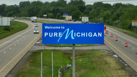 Welcome-to-Michigan-road-sign