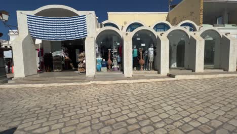 Famous-traditional-market-of-Houmt-Souk-of-Djerba-island-in-Tunisia,-panning