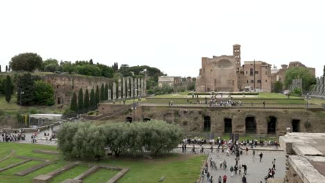Overlooking-Meta-Sudans-With-View-Of-Roman-Forum-In-Background