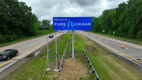 Welcome-to-Pure-Michigan-road-sign