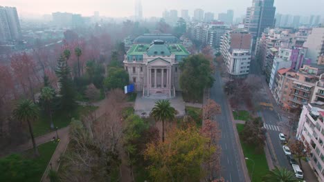 Aerial-Drone-Fly-Above-Santiago-Museum-of-Contemporary-Art-Chile-Parque-Forestal-during-Cloudy-Day,-National-Landmark