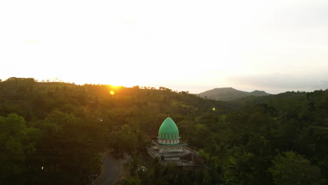 Magnificent-view-of-a-mosque-surrounded-by-greenery