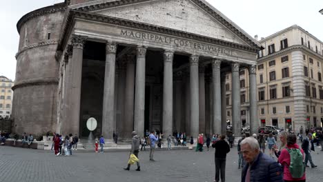 Tourists-And-People-At-Piazza-Della-Rotonda-Outside-The-Pantheon