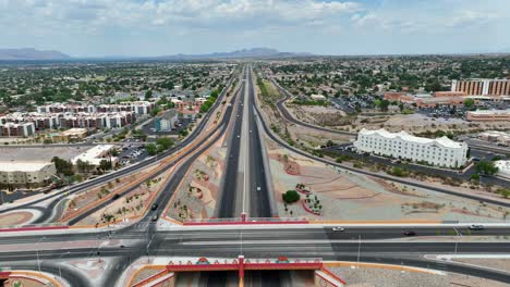 Aerial-descending-shot-of-Las-Cruces,-New-Mexico