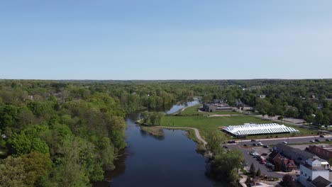 Luftaufnahmen-Von-Drohnen-Aus-Rockford,-Michigan