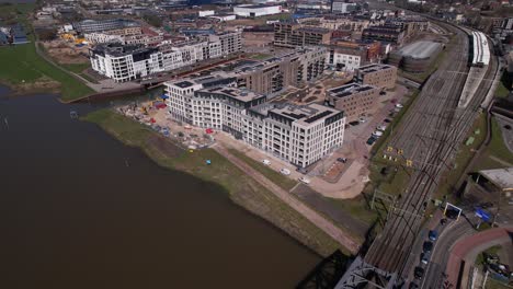 Closing-in-on-luxury-apartment-complex-Kade-Zuid-in-Zutphen,-The-Netherlands,-next-to-Noorderhaven-leisure-harbour