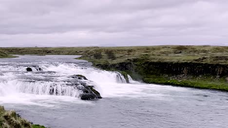 Islandia---Círculo-Dorado---Descubre-Los-Secretos-De-Las-Cascadas-De-Islandia-A-Través-De-Este-Cautivador-Video