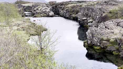 Islandia:-Experimente-Los-Impresionantes-Paisajes-Del-Parque-Nacional-De-Thingvellir,-Un-Sitio-Del-Patrimonio-Mundial-De-La-Unesco-Y-El-Lugar-De-Nacimiento-De-La-Democracia-Islandesa