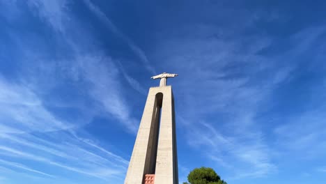 Santuario-De-Cristo-Rey-De-Portugal-Con-Cielo-Azul-4k-30fps