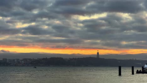 Tagus-river-during-Golden-Hour-in-Lisbon,-Portugal