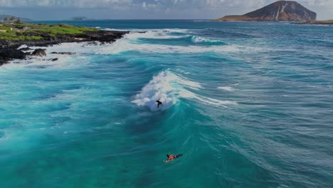 Makapuu-surfer-riding-turquoise-wave-in-slow-motion---Oahu-Hawaii-4