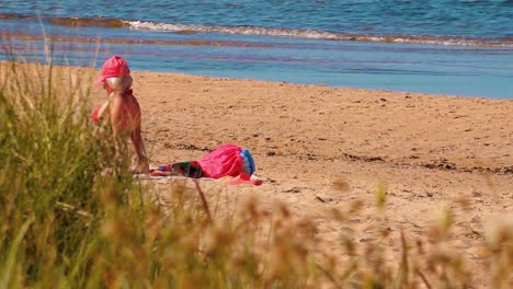 People-rested-on-the-seashore