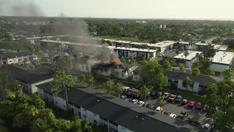 Apartment-fire-near-Ft.-Myers,-Florida