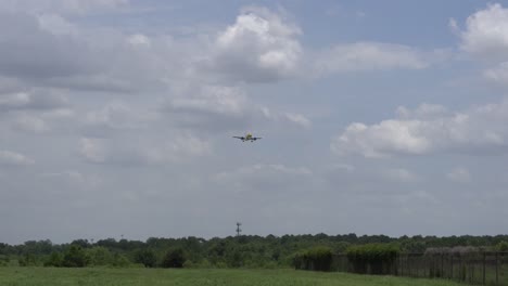 Dies-Ist-Ein-Video-Der-A320-Der-Spirit-Airlines,-Die-Am-Flughafen-Houston-IAH-Landet