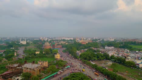 Torre-Del-Reloj-De-Husainabad-Y-Vista-De-La-Arquitectura-De-Bada-Imambara-India-Desde-Un-Dron