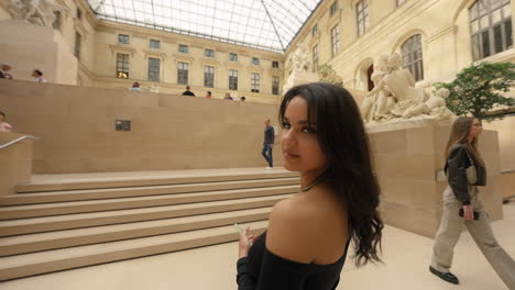 Female-Wanderlust-At-The-Popular-Louvre-Museum-In-Paris,-France