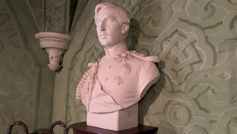 Close-up-shot-of-historical-statue-decoration-inside-room-of-Pena-Palace,-Sintra