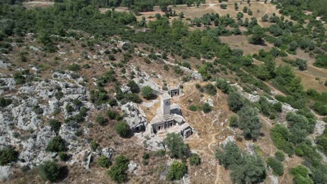 Toma-De-Drones-De-La-Antigua-Ciudad-De-Xanthos-Necropolis-En-Turquía