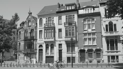 Klassische-Gebäudearchitektur-Von-Häusern-Und-Wohnungen-In-Brüssel,-Belgien