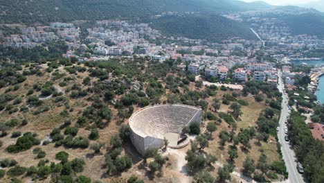 Drohnenaufnahme-Der-Lykischen-Ruinen-Des-Kas-Amphitheaters-In-Der-Region-Antalya-In-Der-Türkei