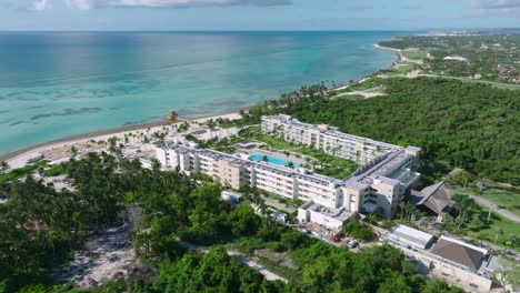 Órbita-Aérea-Alrededor-Del-Hotel-Westin-Puntacana-Resort-And-Club,-República-Dominicana