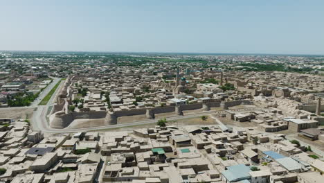 Islamische-Altstadt-Von-Chiwa-In-Usbekistan---Drohnenaufnahme-Aus-Der-Luft