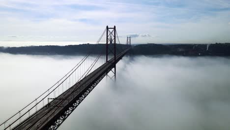 25-De-Mayo-Brücke-Mit-Nebel