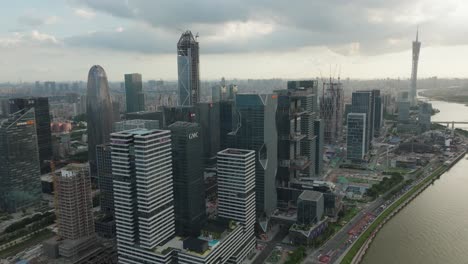 Vista-Del-Sitio-De-Construcción-De-Un-Nuevo-Distrito-Financiero-Y-De-Alta-Tecnología-En-Guangzhou,-China