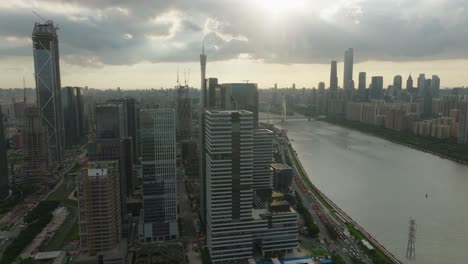 Volar-Sobre-La-Nueva-área-De-Desarrollo-En-La-Ciudad-Metropolitana-De-Guangzhou