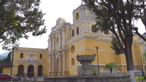 Sideview-of-La-merced-church-in-Antigua-Guatemala