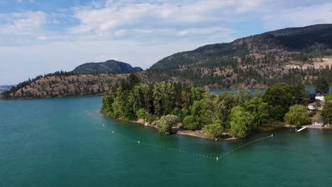 Toma-Aérea-De-Oyama-Bc-Kaloya-|-Lago-Kalamalka-|-Lakecountry,-Columbia-Británica,-Canadá-|-Paisaje-De-Okanagan-|-Vista-Escénica-|-Pcolorida-Agua-Azul-Turquesa-|-Parques-Ac-|-Nacional